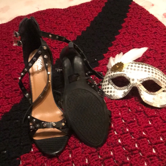 Shoes - Picture 2 of 2